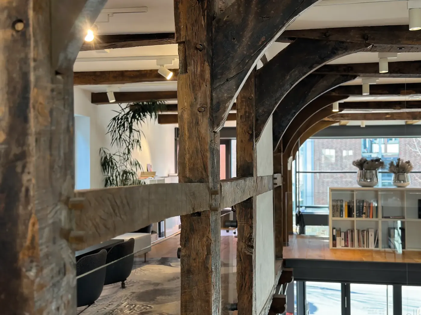 Historisches Fachwerk im Büro von helle freude